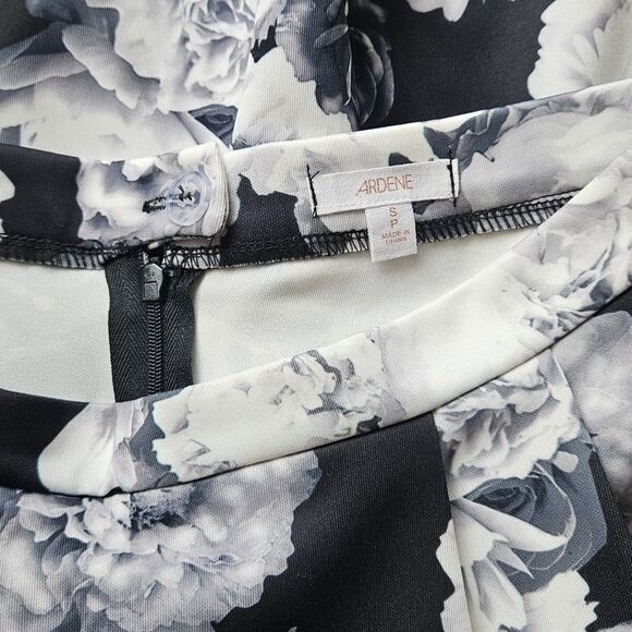 🎁Floral Black and White Skirt - Picture 3 of 3